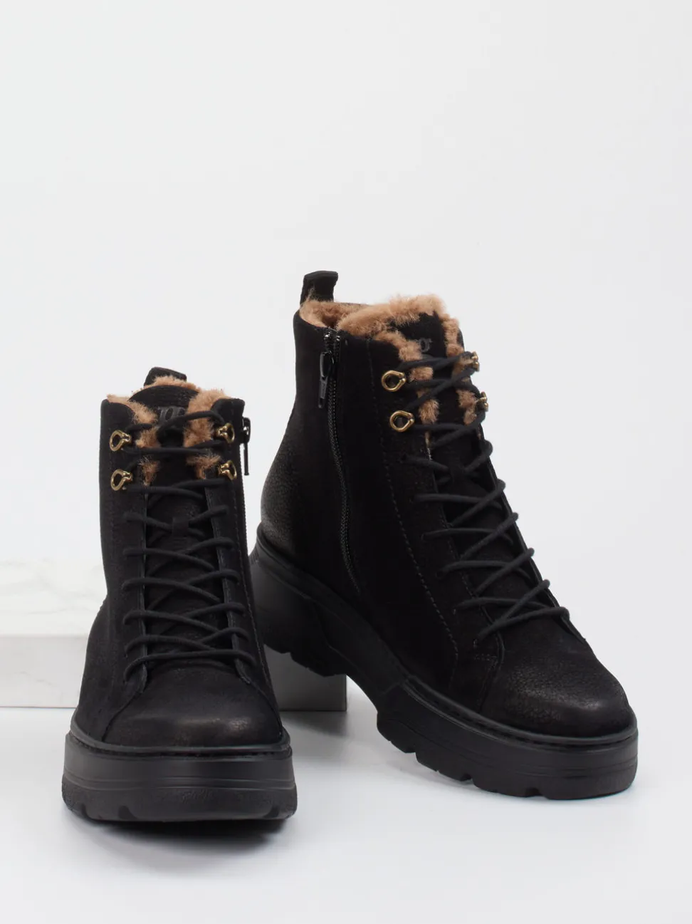 Paul Green – Stiefelette aus Nubukleder schwarz