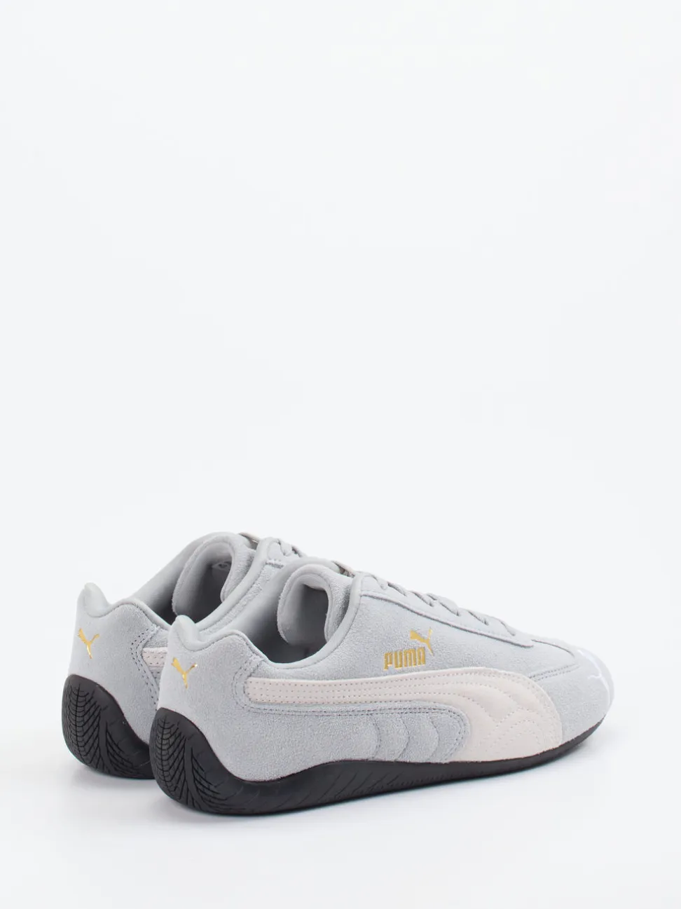 Puma – Sneaker aus Veloursleder in Hellgrau