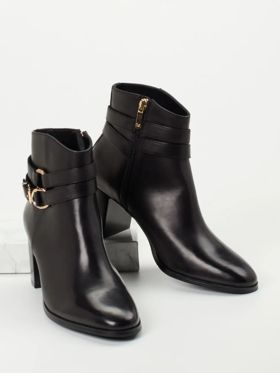 Regarde Le Ciel – Ankle Boots aus Kalbleder schwarz