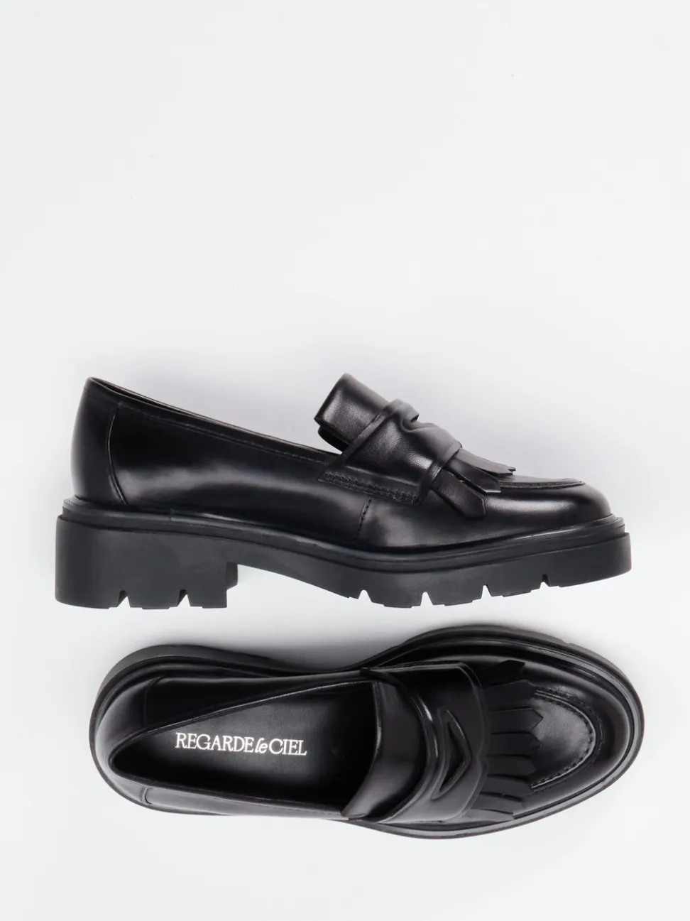 Regarde Le Ciel – Loafer aus Kalbleder Schwarz