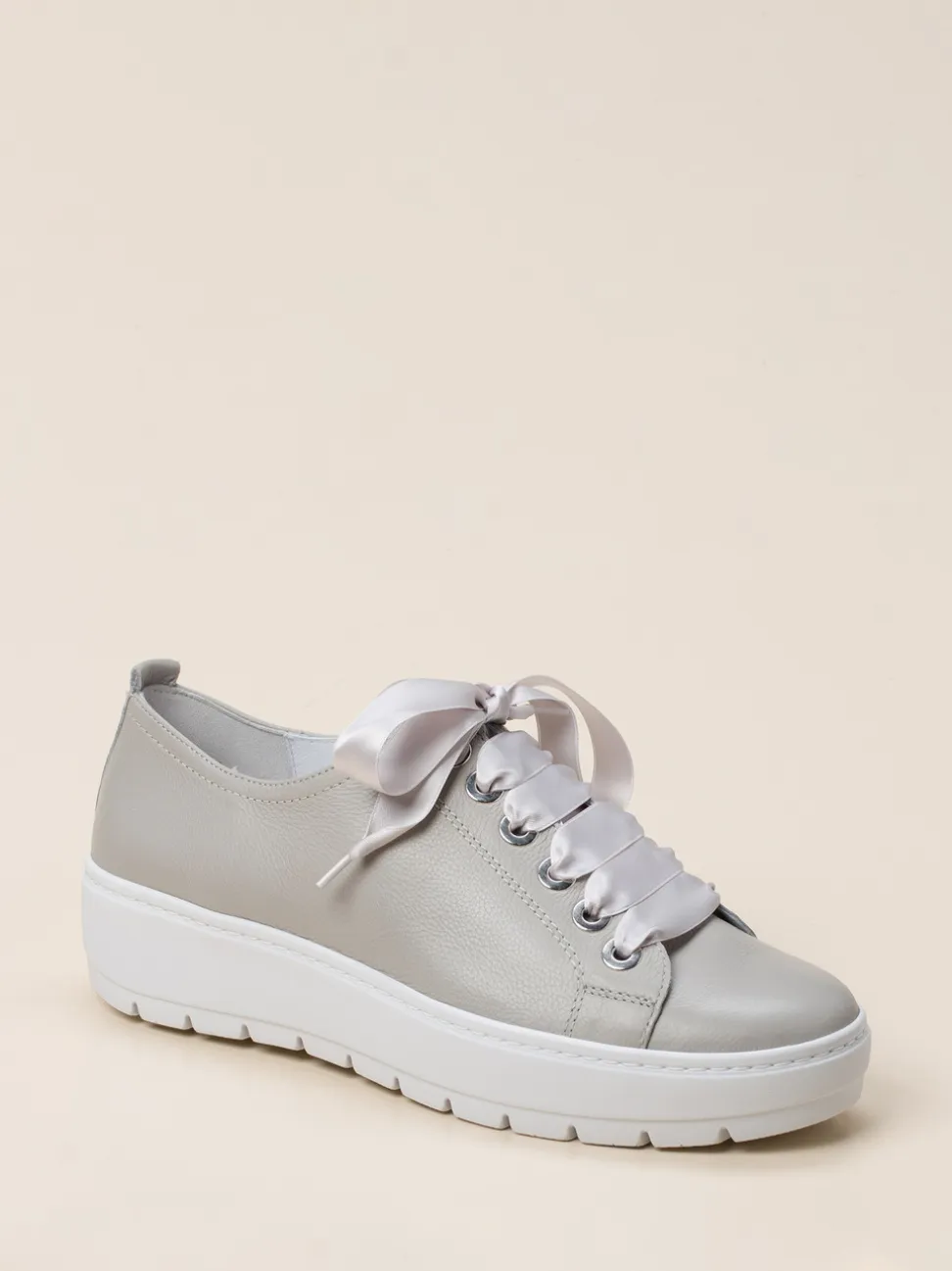 Semler – Plateau-Sneaker aus Kalbleder Hellgrau