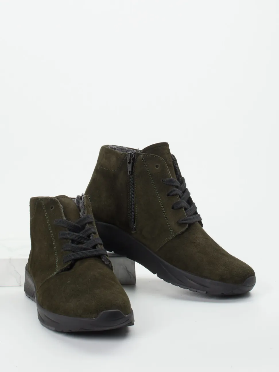 Semler – Schnürboots aus Veloursleder olivgrün