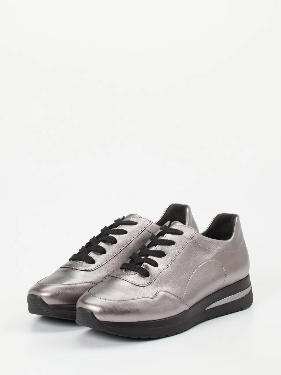 Semler – Sneaker aus Metallicleder silberfarben