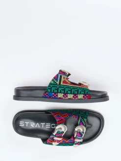 Strategia – Slides aus Textil mit Ethnomuster
