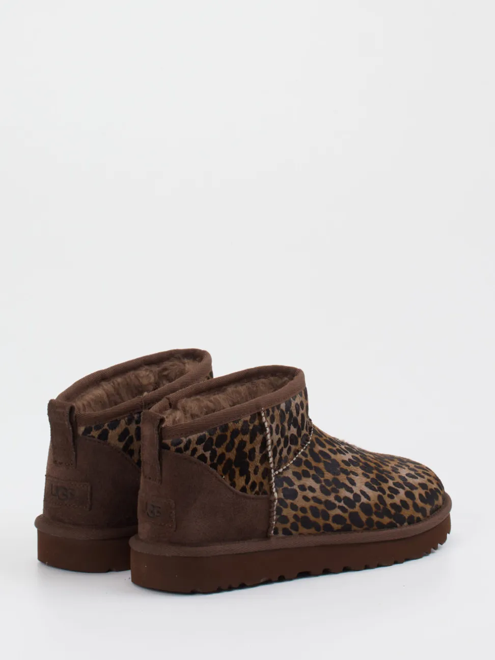UGG – Stiefeletten aus Fell mit Leoprint
