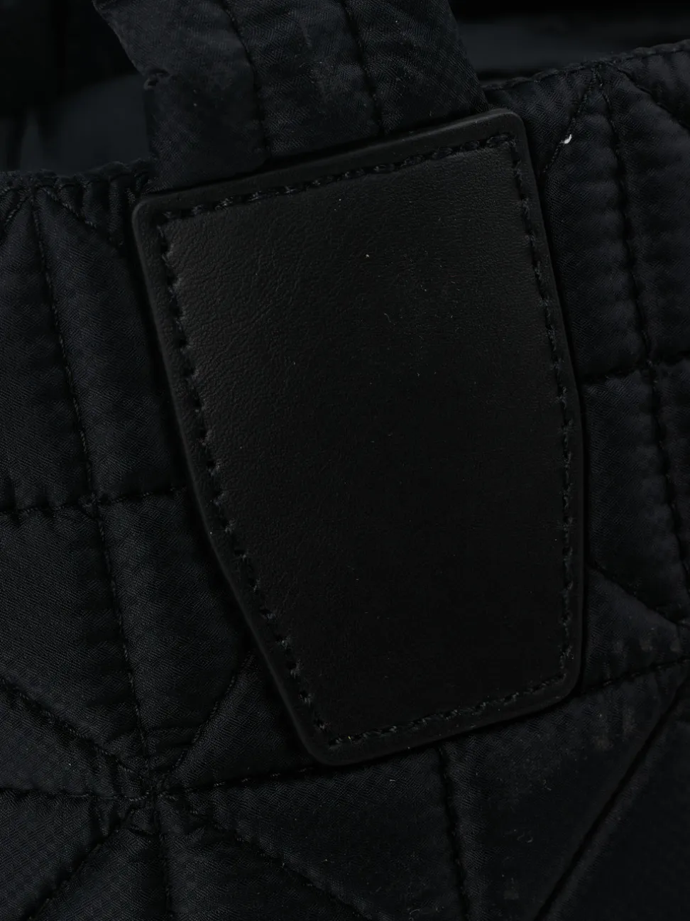 VeeCollective Berlin – Handtasche aus Nylon in Schwarz