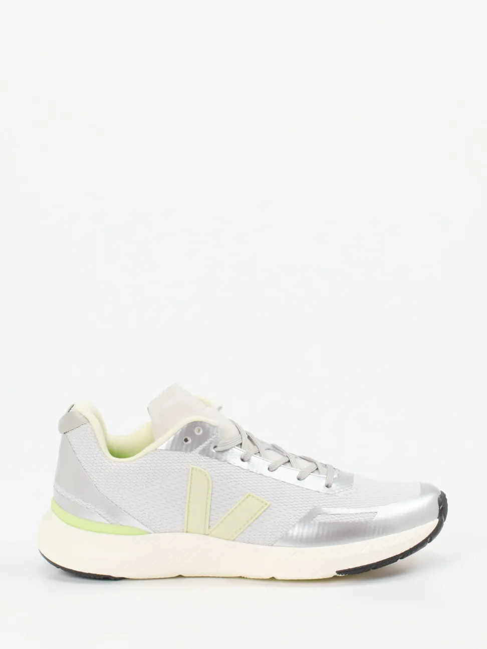 VEJA – Performance-Sneaker aus veganem Mesh hellgrau