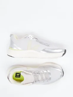 VEJA – Performance-Sneaker aus veganem Mesh hellgrau