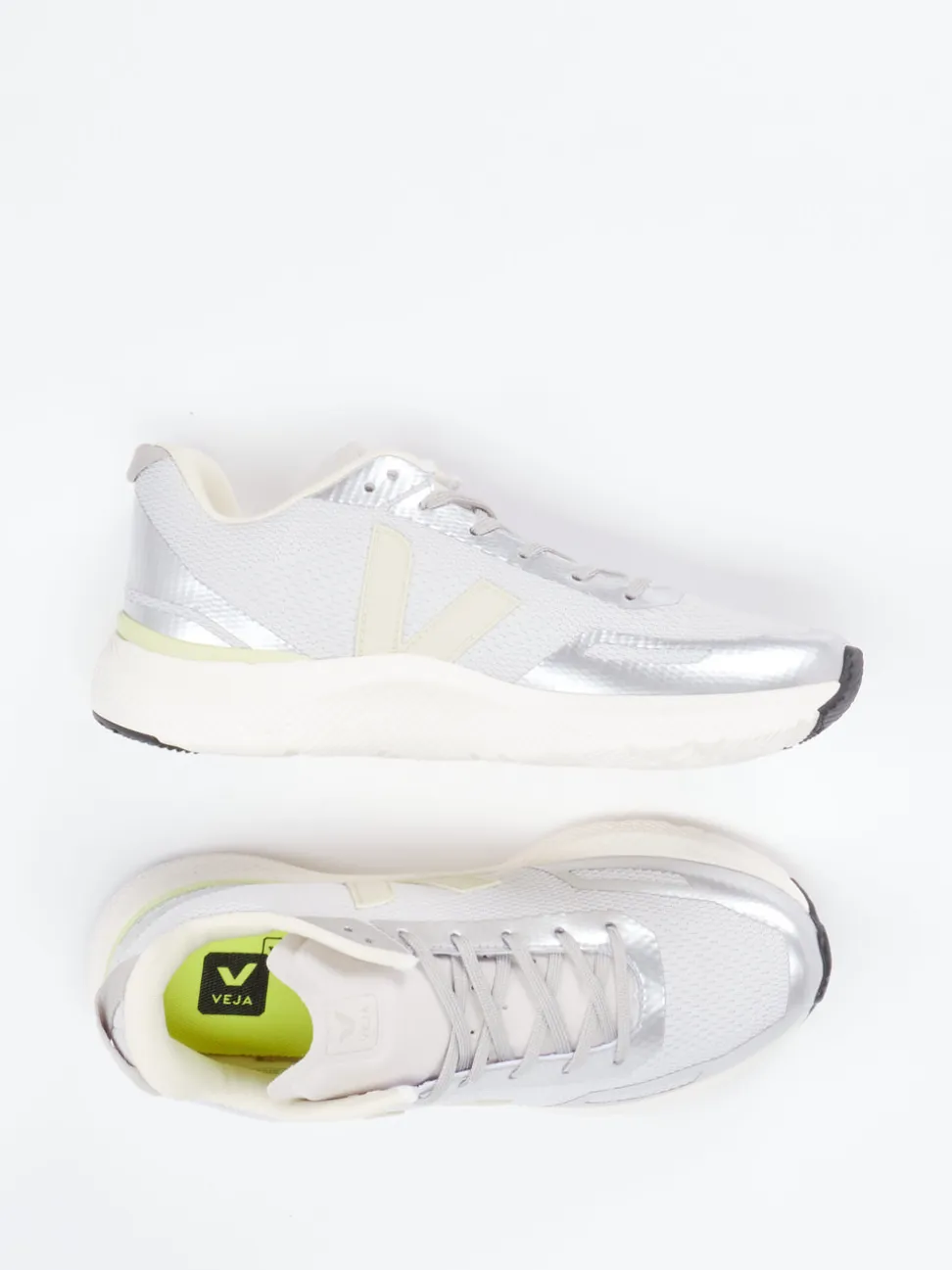 VEJA – Performance-Sneaker aus veganem Mesh hellgrau