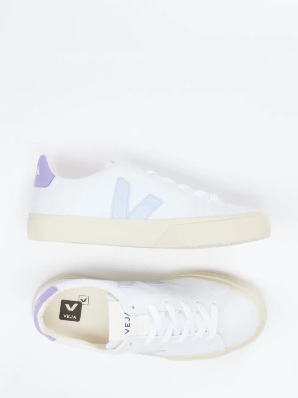 Veja – Sneaker aus Canvas in Weiß mit Pastell