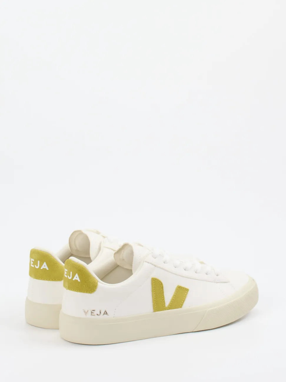 Veja – Sneaker aus Kalbleder und Wildleder weiß