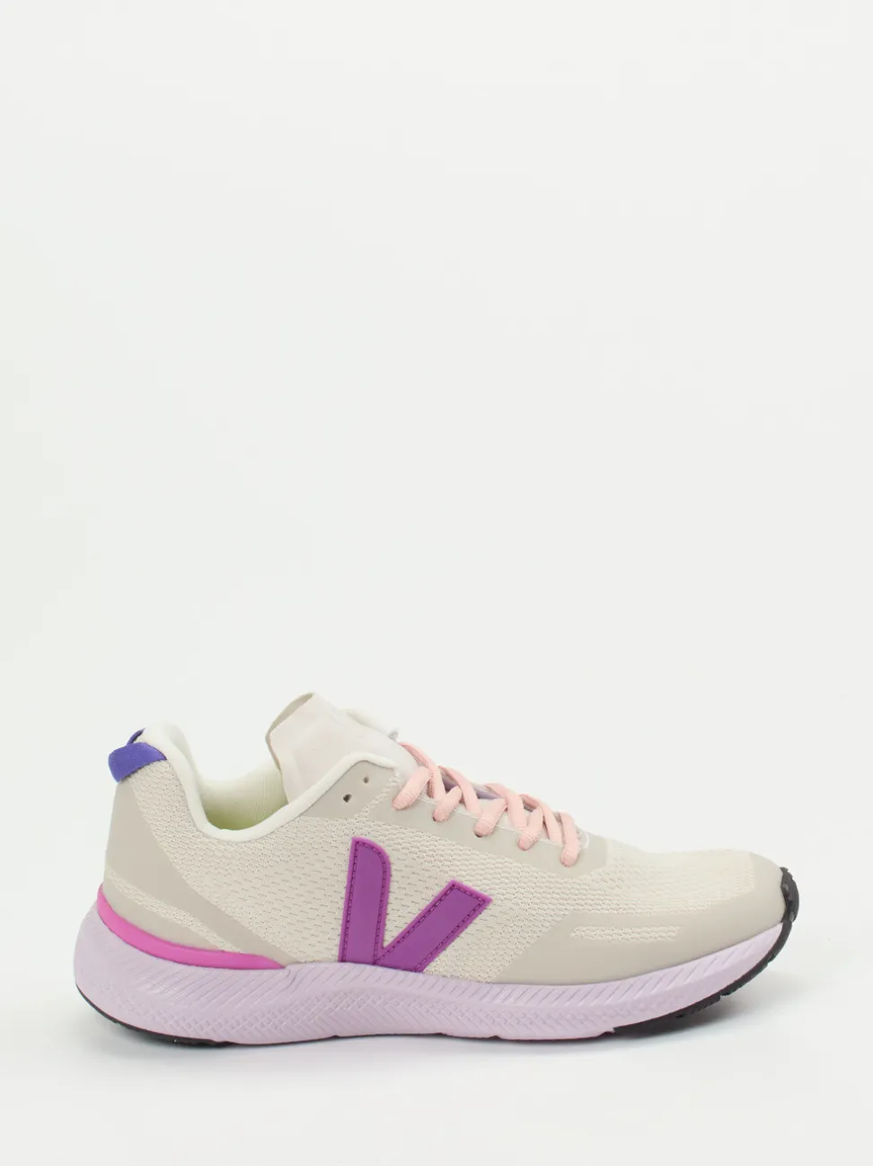 VEJA – Sneaker aus veganem Mesh in Cremeweiß