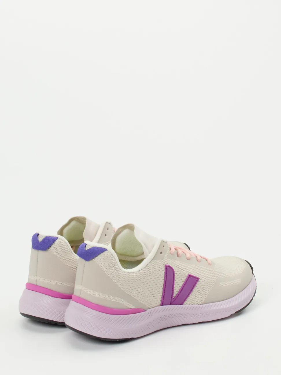 VEJA – Sneaker aus veganem Mesh in Cremeweiß